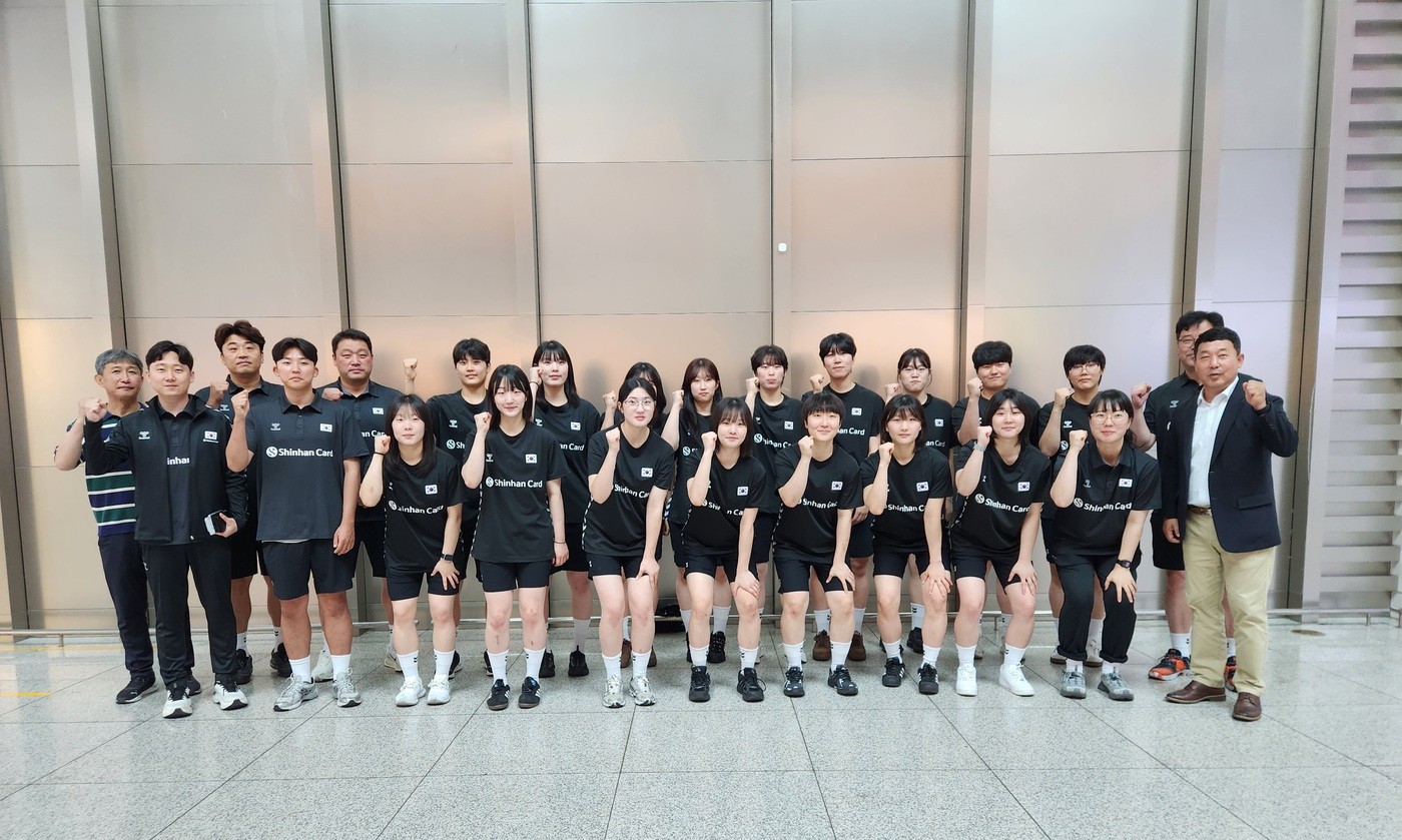 'Blocking the training ground and forcing the inspection of belongings' Women's junior handball leaves the World Championship - Sportal Korea