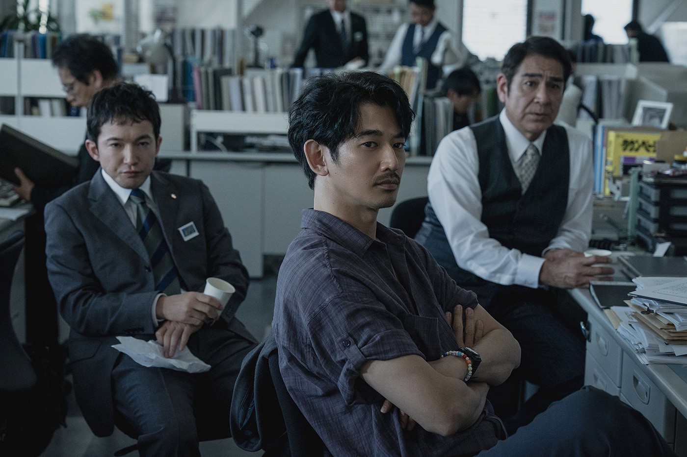 Netlfix Font 'Cool-headed' Son Seok-gu · 'Fiery' Eita…Netflix releases stills from ...